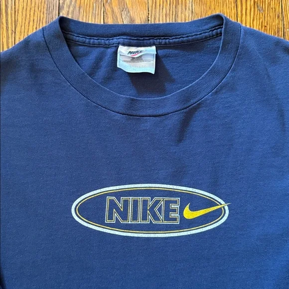 90’s Nike Vintage Long Sleeve T-Shirt - Picture 2 of 10